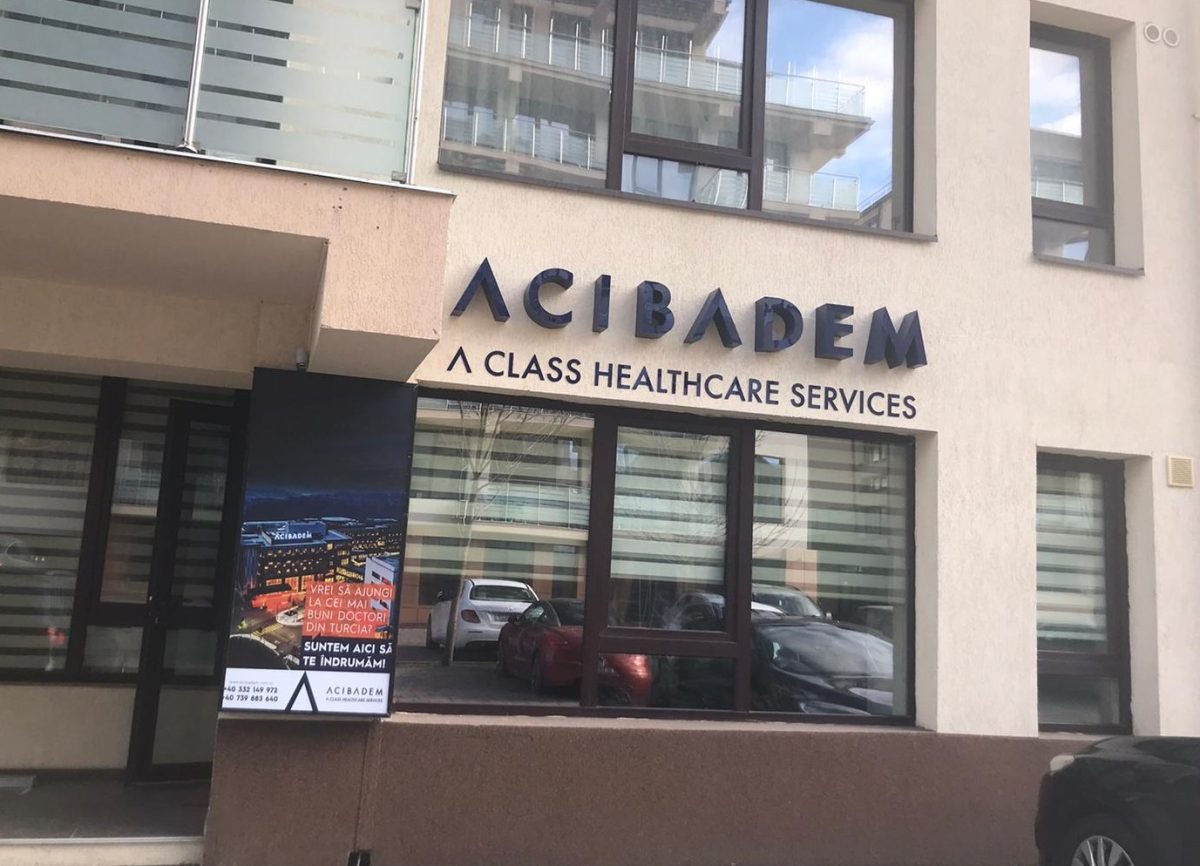 Precizie cu puterea roboților în chirurgia cardiacă și procedurile minim invazive