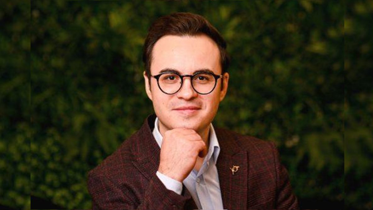 El este profesorul erou din Iași! A predat într-un loc îndepărtat la țară și a ajuns într-o ipostază pe care toți o vor admira – FOTO