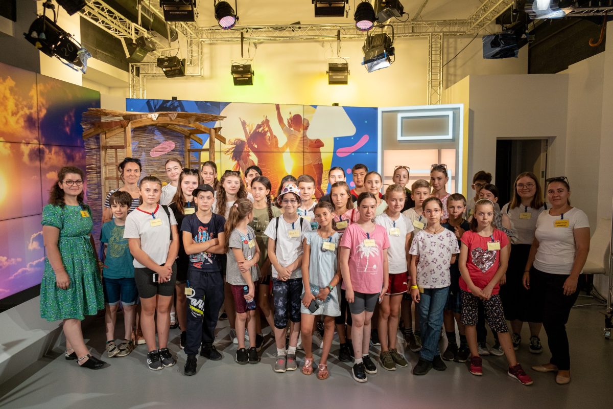 Susține bursierii Pro Vita Iași, 100 de copii și tineri de excepție, proveniți din familii numeroase – FOTO, VIDEO