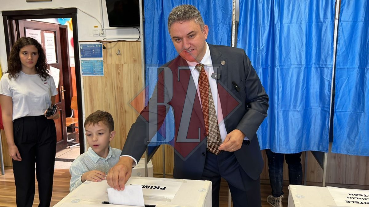 Deputatul AUR Marius Ostaficiuc a votat la alegerile locale și europarlamentare. Acesta a venit însoțit de familia sa – FOTO, VIDEO