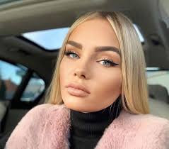 Val de reacții pe internet, după ce Maria Constantin a publicat imagini cu bebelușul! Fanii ei au rămas fără cuvinte când au văzut postarea: „Felicitări! Când ai născut?” – FOTO
