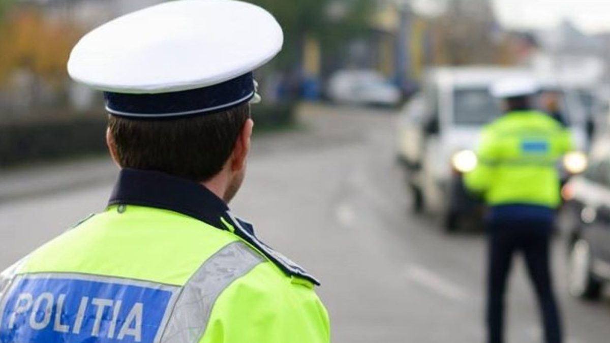 Mai mulți șoferi au fost trași pe dreapta și verificați de polițiștii din Iași. Unii s-au ales cu dosare penale