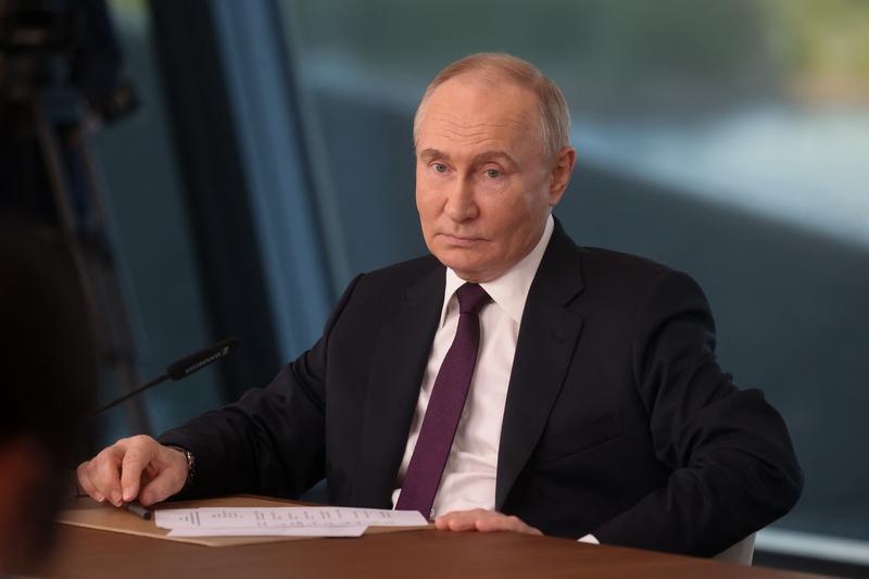Vladimir Putin spune că nu exclude eventuale modificări ale doctrinei nucleare a Rusiei