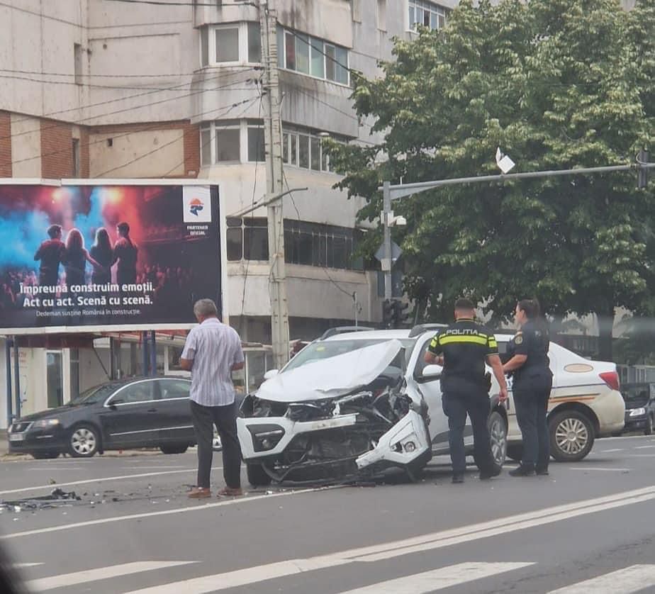 Accident violent la Moara de Foc! Poliția este la fața locului – EXCLUSIV, FOTO