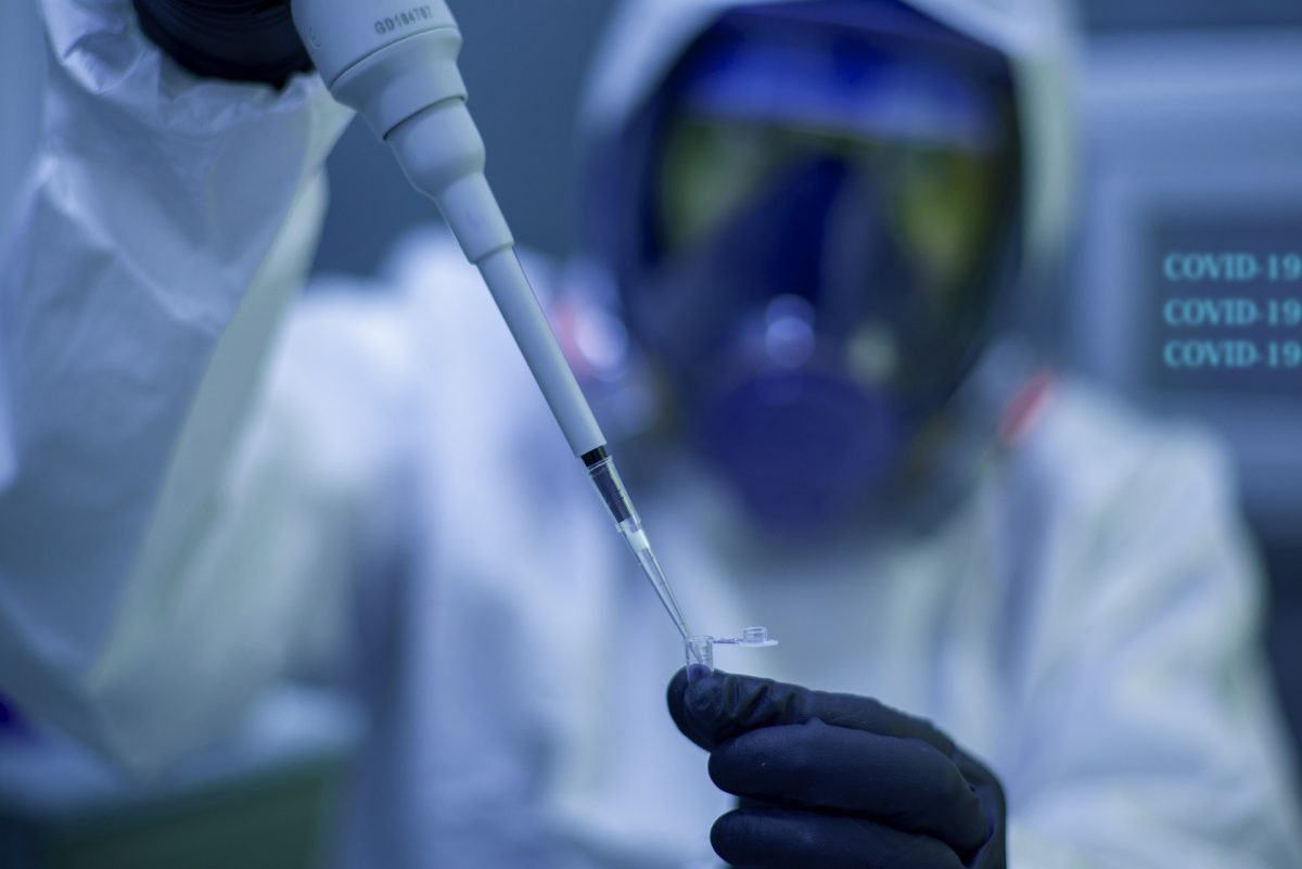 O boală rară care poate provoca moartea în numai 48 de ore se răspândește îngrijorător! Bacteria mănâncă carnea de pe oase