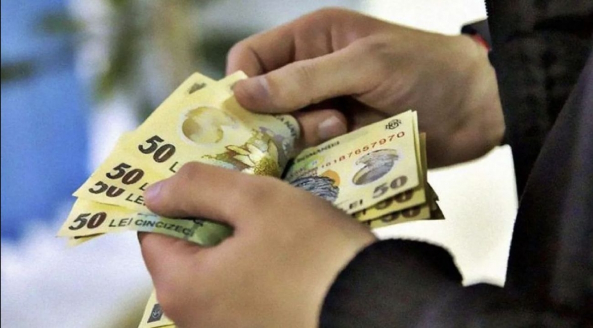 Scumpirile care se aplică de la 1 iulie 2024. Pentru ce vor scoate românii mai mulți bani din buzunar