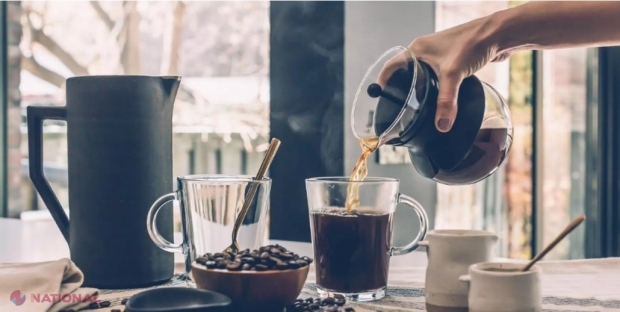 Mulți români nu știu asta! Ce se întâmplă cu cafeaua atunci când este reîncălzită