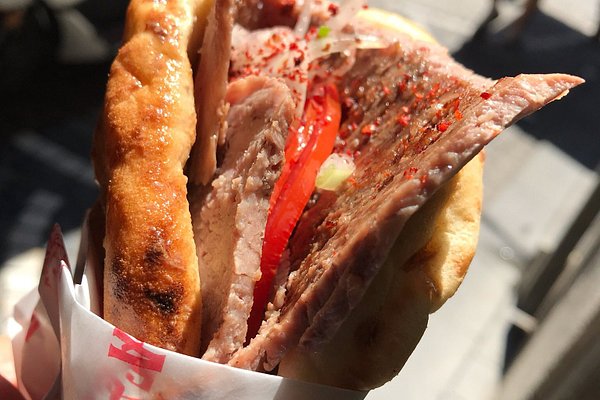 Cât a plătit un român pentru un kebab în Marele Bazar: „E hoție pe față!“