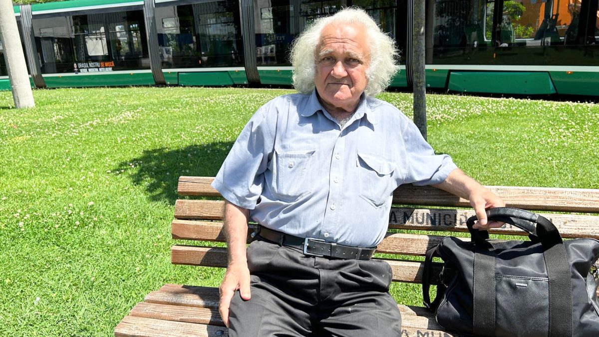 Ieșeanul care a avut grijă, timp de 47 de ani, de ceasul din Turnul Palatului Culturii din Iași așteaptă să-i fie recunoscută munca: „Mă frământă foarte mult acest lucru” – FOTO
