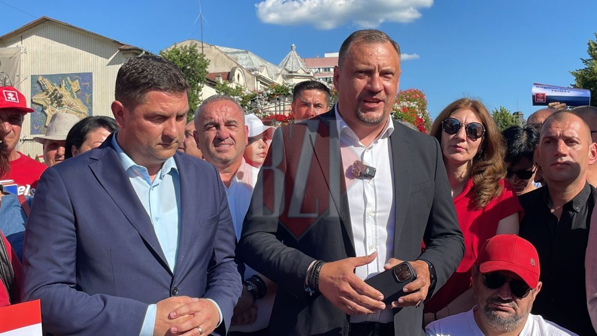 Conferință de presă PSD. Candidații la alegerile locale, în fața Primăriei Iași – FOTO, VIDEO