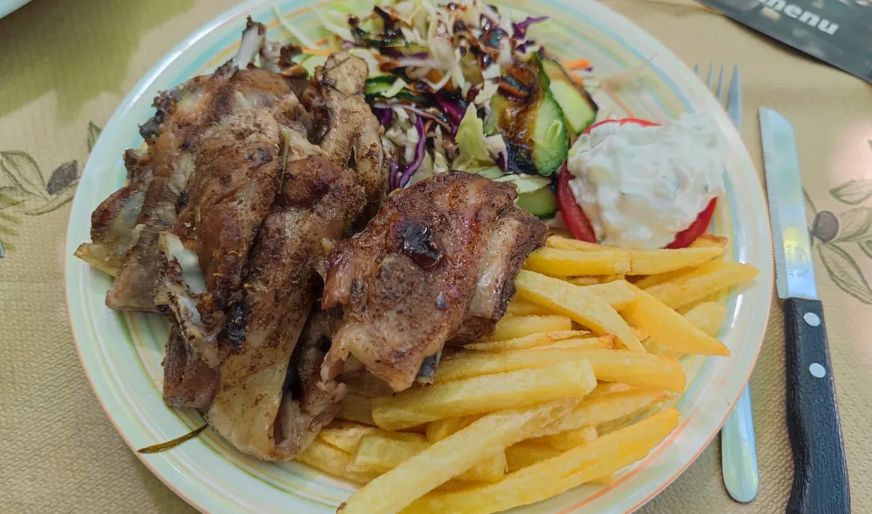 Cât costă un prânz complet și delicios în Thassos. Turiștii spun că e mai ieftin decât pe litoralul românesc