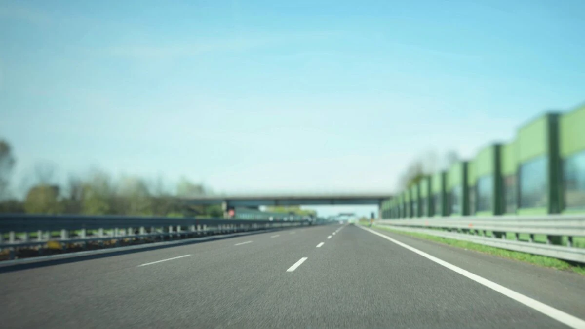 Șoferii nu au voie să facă asta la volan! Amenzile sunt usturătoare