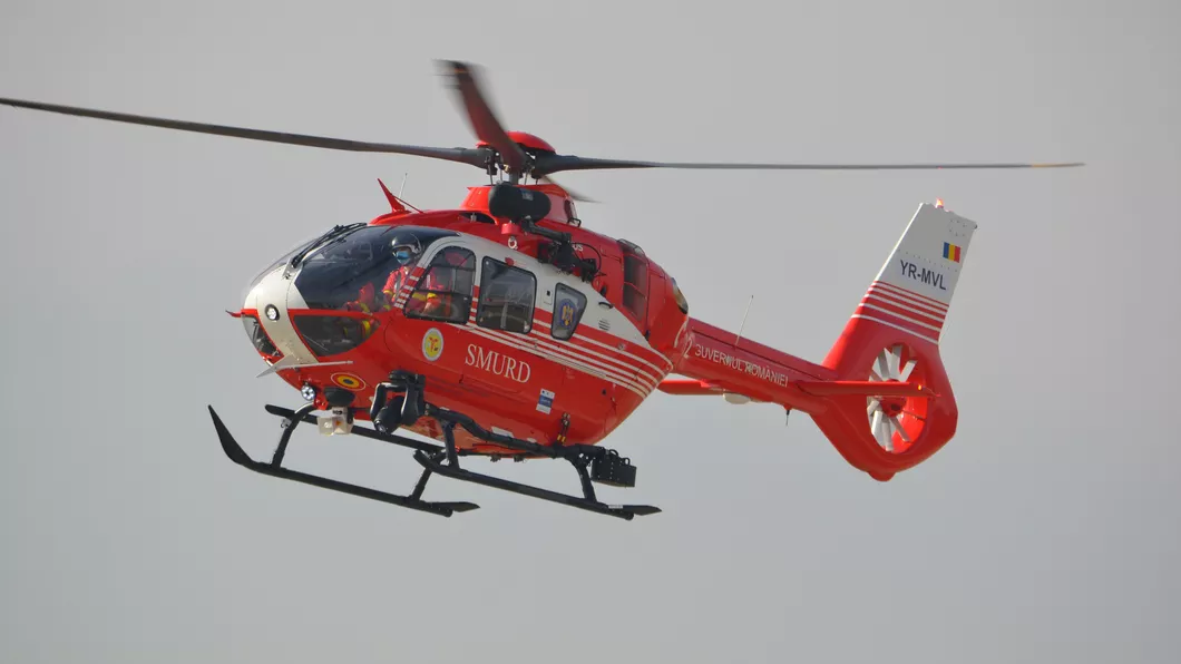 Un tânăr din Bârlad a căzut de la 15 metri și este transportat la Iași cu un elicopter SMURD