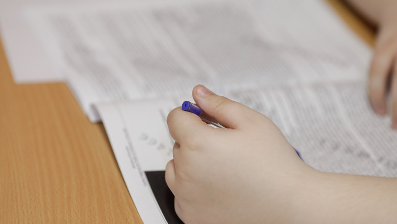 Absolvenții de clasa a VIII-a susțin proba la Matematică la Evaluarea Națională. Iată ce au avut de rezolvat elevii