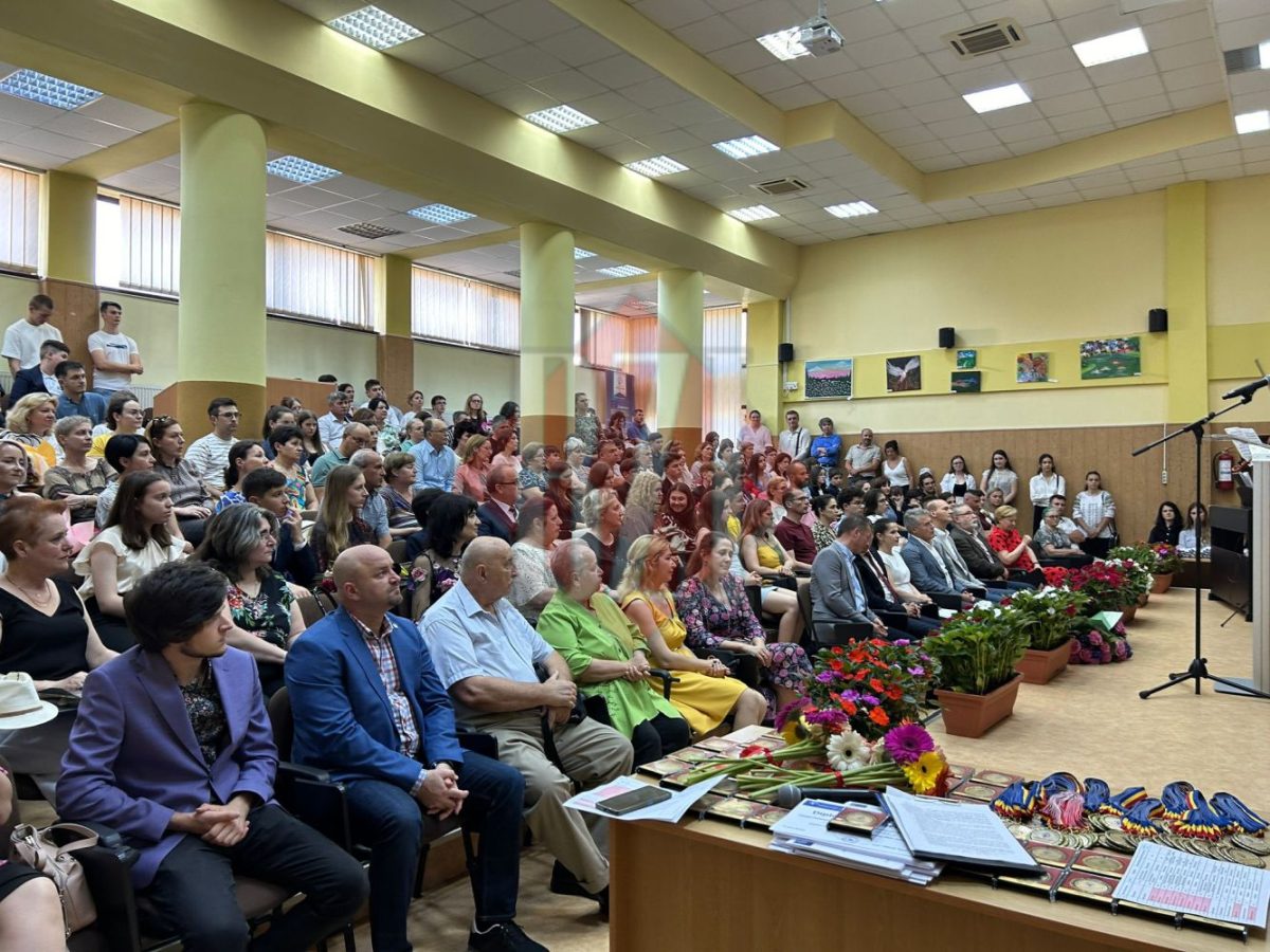 Gala Olimpicilor, eveniment de tradiție al Colegiului Național „Emil Racoviță” din Iași – FOTO
