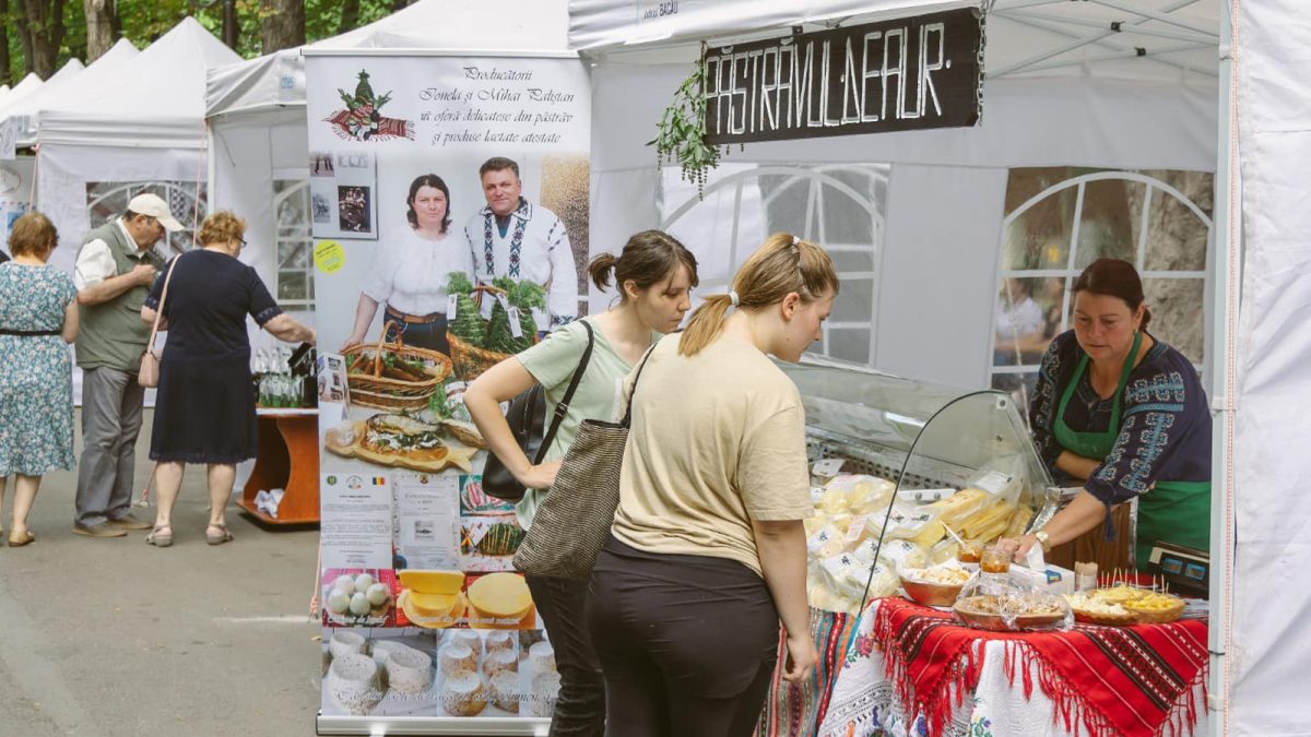 O nouă ediție a evenimentului „Iașul în bucate tradiționale, ecologice, montane și artizanale”, în Parcul Expoziției din Copou – FOTO
