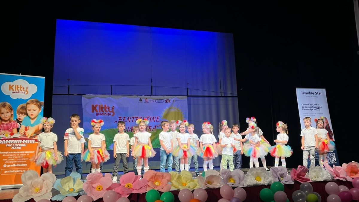 Proiectul educaţional judeţean de creaţie „Pentru tine, Primăvară”, la Iași