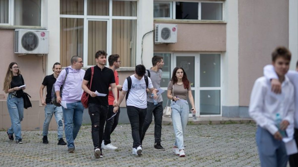 Primele reacții ale elevilor care au susținut proba orală a examenului de Bacalaureat 2024: „Subiectele au fost accesibile”