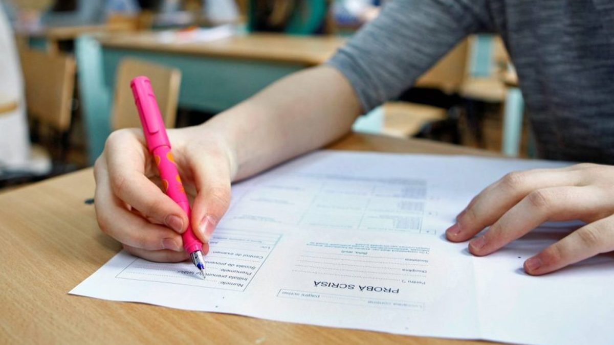 Mâine este ultima zi în care elevii se pot înscrie la prima sesiune a examenului de Bacalaureat