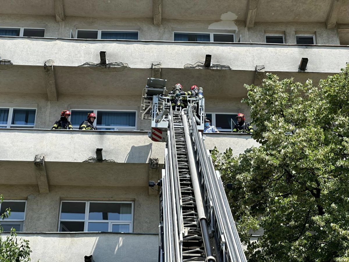 Exercițiu de evacuare în caz de incendiu la Spitalul de Pneumoftiziologie Iași – FOTO