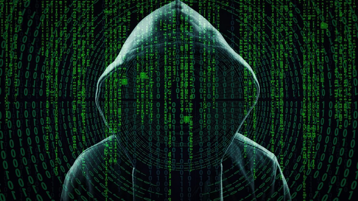 Cel mai căutat hacker din Spania a fost prins în România. Folosea 55 de identități false