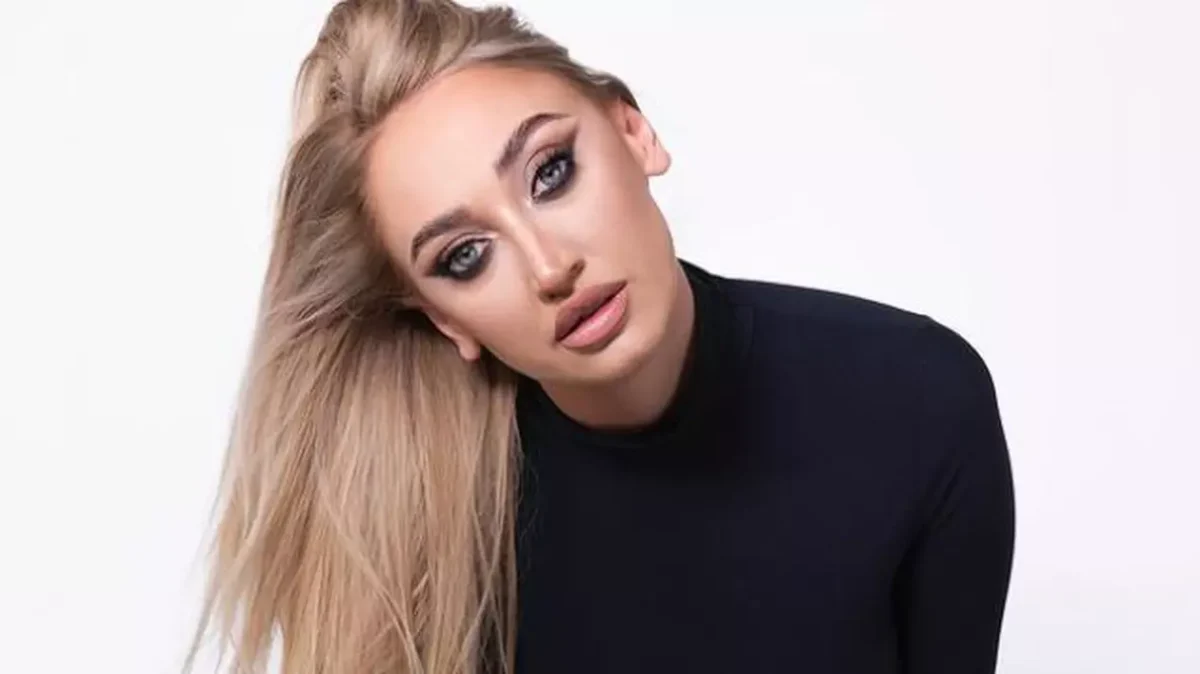 Ilona Brezoianu s-a căsătorit! Primele imagini de la cununia civilă a actriței: „Se mărită fata noastră” – FOTO