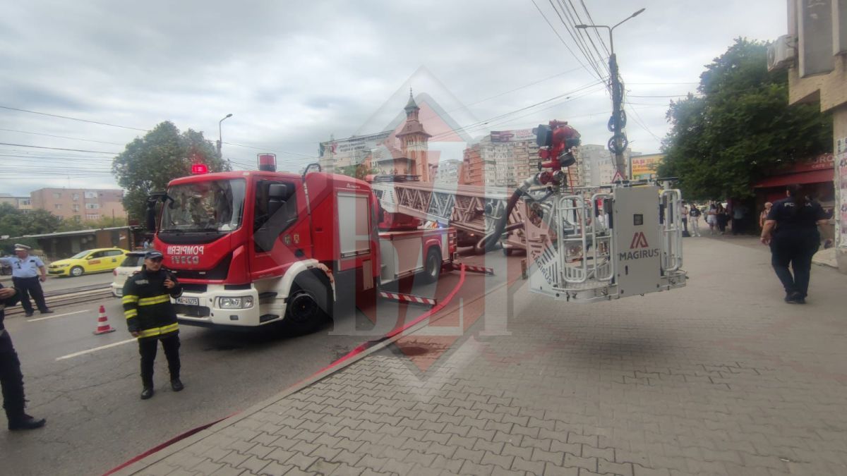 Incendiu la Iași! Flăcările au izbucnit la un apartament situat la etajul 5 – FOTO, VIDEO, UPDATE