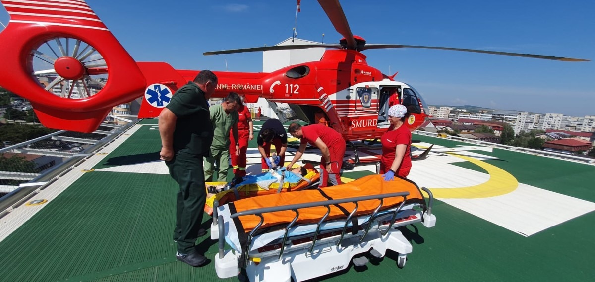 Un medic din cadrul SAJ Suceava, care se afla la un curs de perfecționare la Târgu Mureș, a suferit un AVC! Pacienta a fost transportată la Suceava pentru efectuarea unei trombectomii endovasculare
