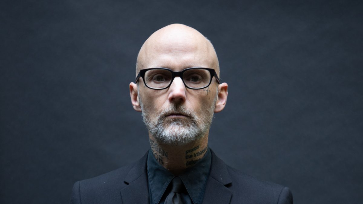 După o pauză de 10 ani, Moby revine pe scenă pentru noi concerte – VIDEO