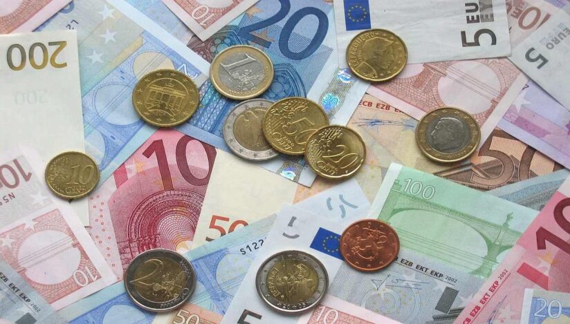 Comisia Europeană spune că România nu îndeplineşte condiţiile pentru adoptarea monedei euro