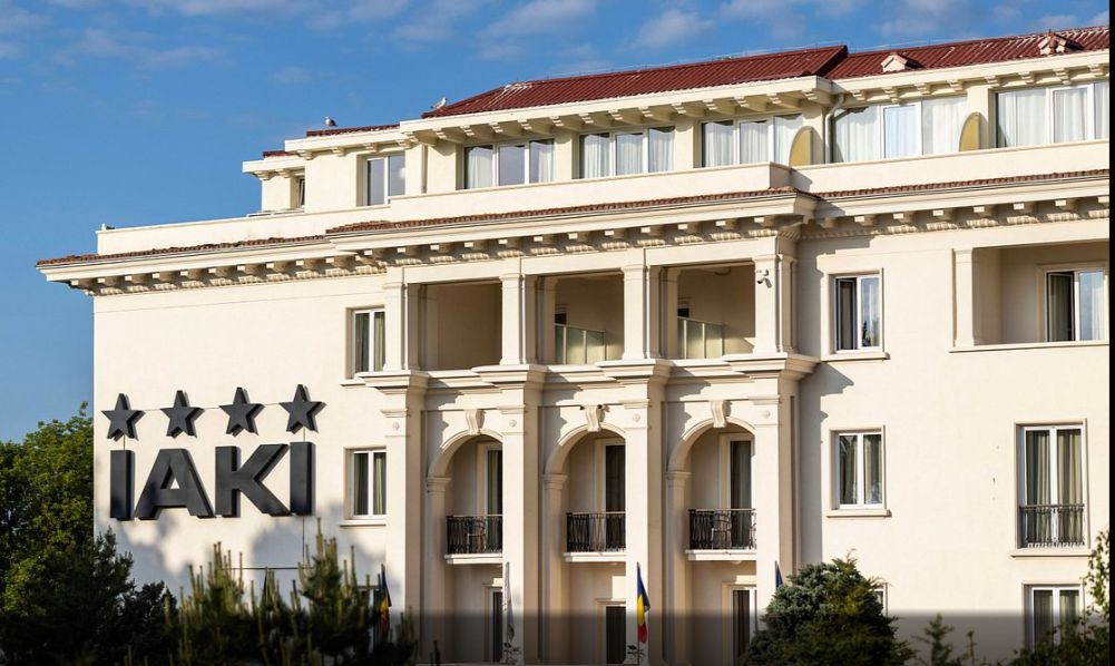 Cât costă o noapte de cazare la hotelul lui Gică Hagi în 2024: Fosta mare glorie se alege cu o avere datorită Hotelului Iaki!