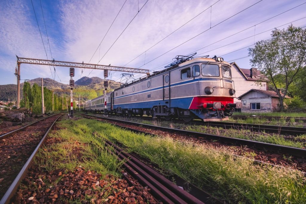 O nouă linie de cale ferată în România. Iată când va fi gata proiectul