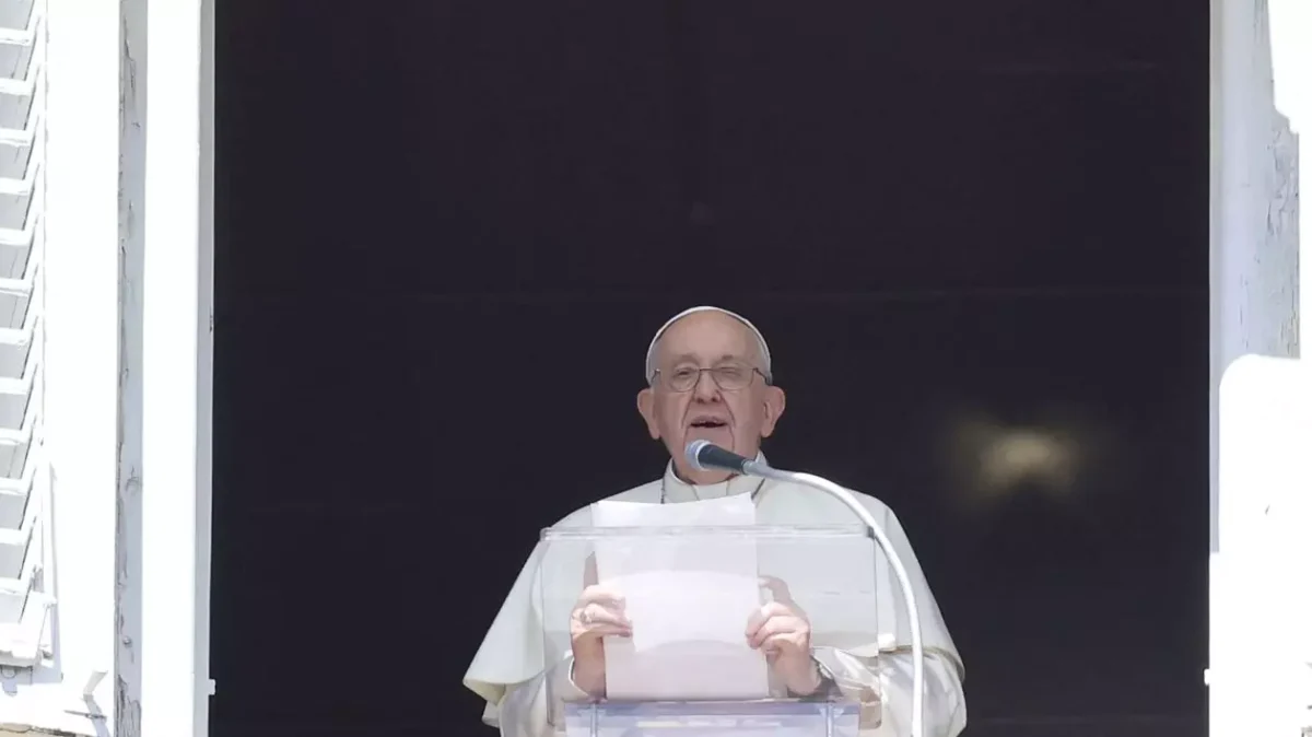 Papa Francisc spune că glumele despre Dumnezeu sunt permise, cu o condiție