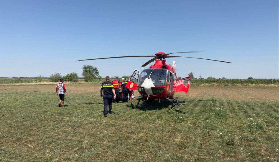 Un parașutist s-a prăbușit pe Aerodromul Clinceni, după un zbor de agrement. A fost găsit inconștient