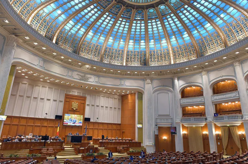 Vasile Dîncu, Claudiu Târziu şi Diana Şoşoacă, aleşi europarlamentari, au demisionat din Parlament