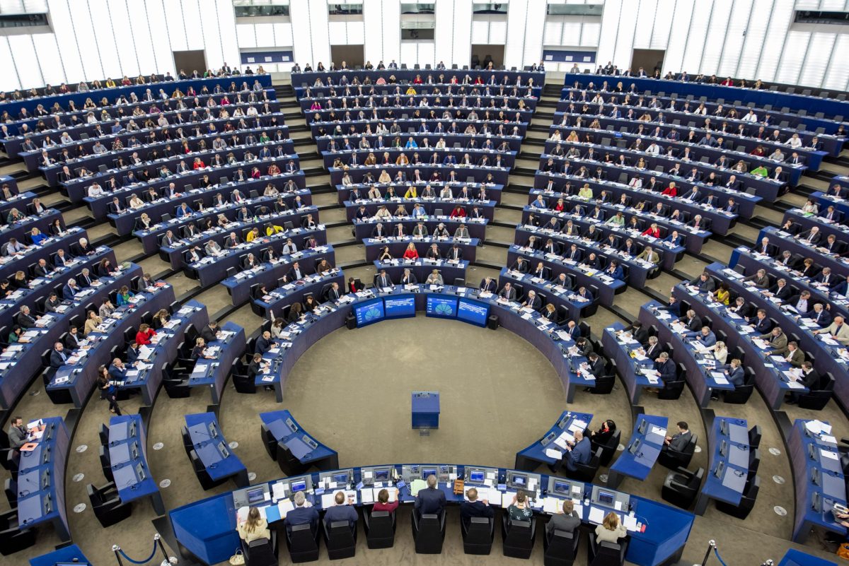 POLITICO: Cine va face legea în Parlamentul European odată cu alegerile europarlamentare