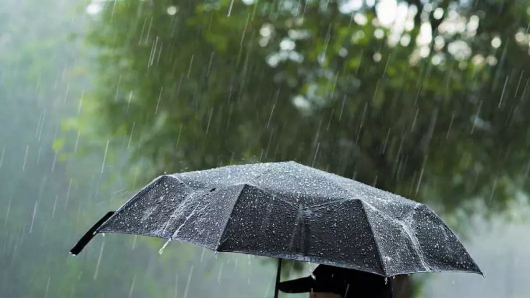 Avertizare de fenomene meteorologice periculoase. Cod galben de grindină, frecvente descărcări electrice și vijelie. Care sunt zonele vizate