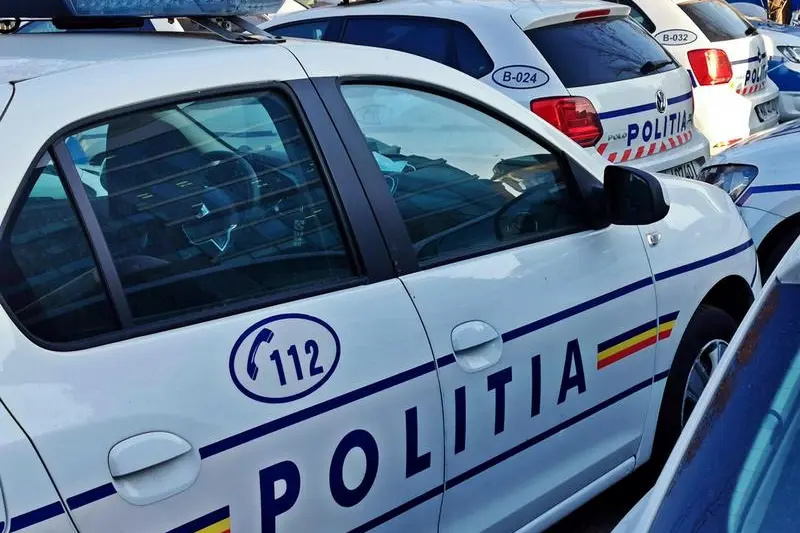 Ce se întâmplă cu femeia care a muşcat doi poliţişti şi şi-a agresat fetiţa de 10 ani