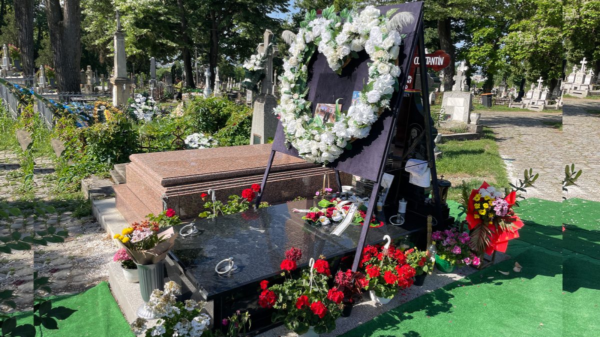 Ultima „fiță” la Cimitirul Eternitatea din Iași! A apărut un cod QR la mormântul lui Costel Corduneanu. Odată scanat, poți vedea videoclipuri cu acesta și poți asculta melodii de jale, dedicate lui – FOTO/VIDEO