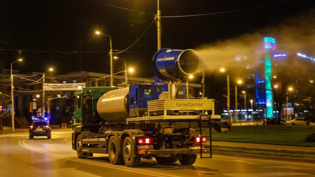 Salubris Iași a pregătit autospecialele cu pulverizatoare pentru perioada de caniculă: „Indicele de poluare crește foarte mult din această cauză” – FOTO