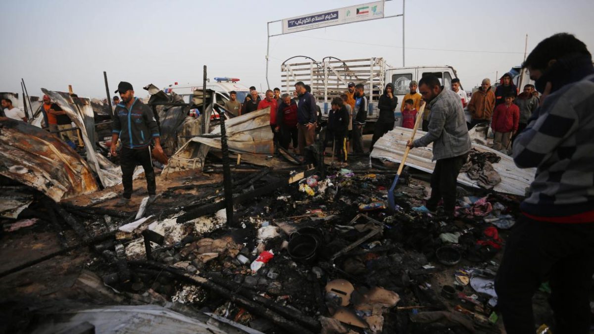 Tancurile israeliene au avansat în interiorul orașului Rafah. Cel puțin 11 persoane au fost ucise