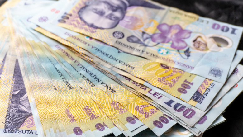 Veste proastă pentru românii care au credite! Ratele creditelor vor crește din septembrie!