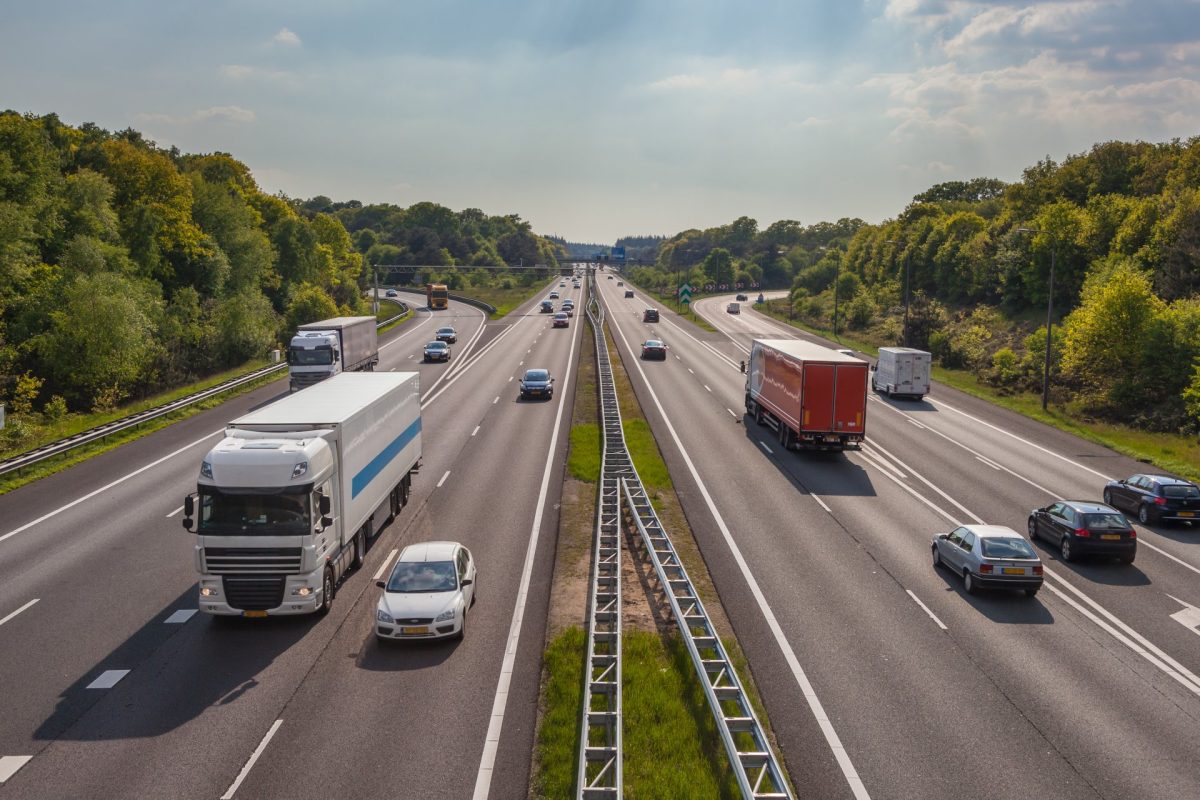 Reguli stricte pentru conducătorii auto. Ce interdicție au șoferii