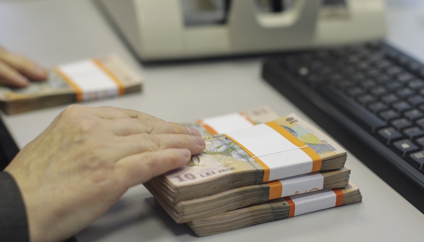 Noi reguli de la UE! Sunt vizate salariile românilor