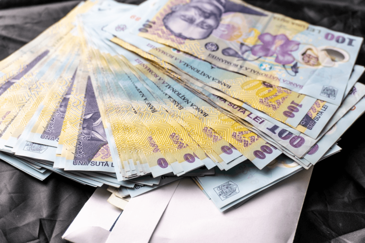 România introduce salariul minim european în acest an. Salariații care vor câștiga cel mai mult