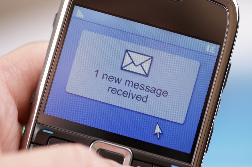 Scandal în ziua votului, la Pașcani. Oamenii sunt chemați la vot prin intermediul SMS-urilor