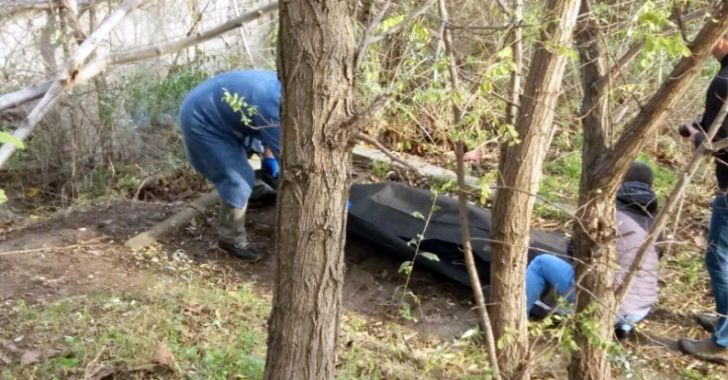 Un poliţist a fost găsit spânzurat într-o pădure. Ce motiv l-a împins la acest gest