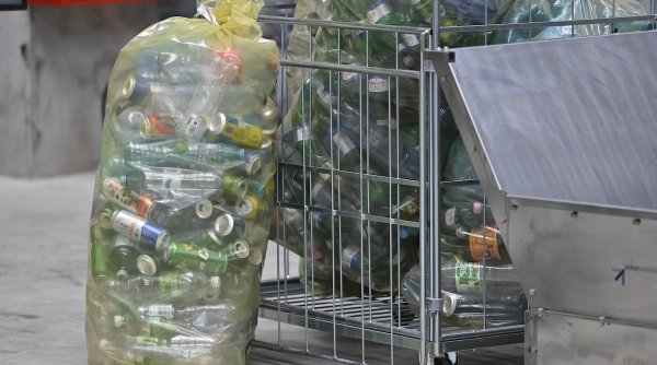 Toți românii trebuie să afle! De ce nu poți preda la orice oră sticlele pentru reciclare