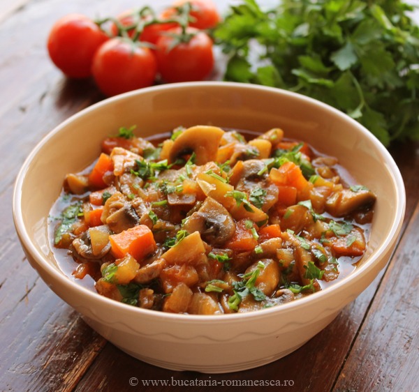 Cea mai delicioasă rețetă de tocăniță de legume cu ciuperci. Un preparat sănătos ce te poate ajuta să scapi de kilogramele în plus