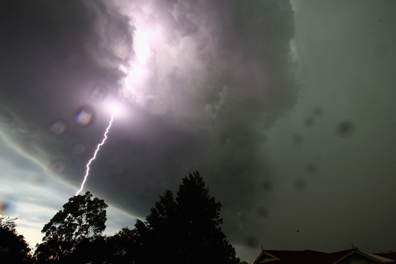 O nouă atenționare meteo de vijelie și grindină, pentru 24 de județe: ANM a emis Cod galben
